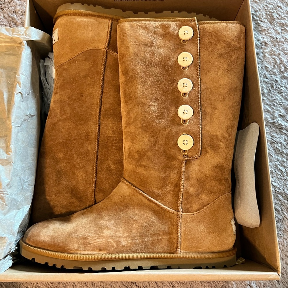 Women’s Uggs Size 9